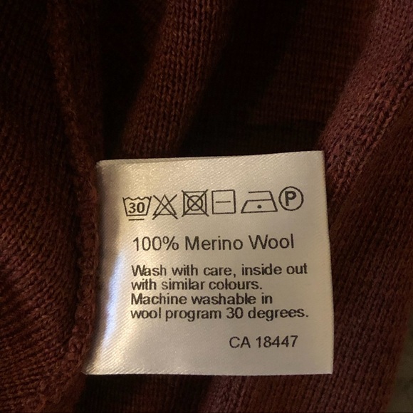 Stenströms Mary Rust Merino Wool Cape - Picture 7 of 8